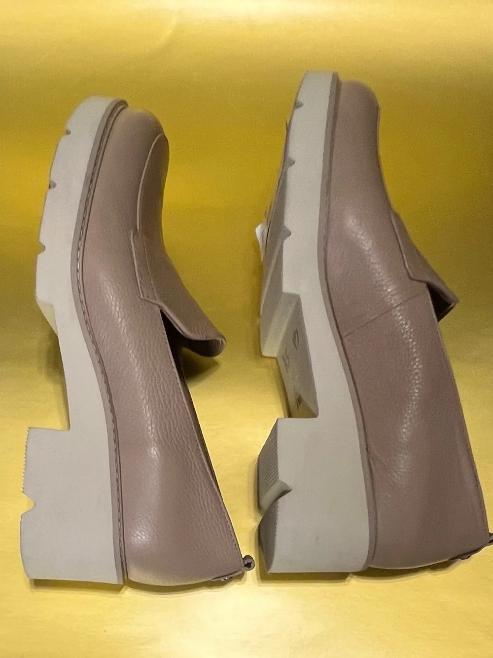 NWOB $120 Naturalizer Darry Porcelain Beige Leather Platform Loafers Sz 8.5